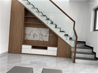 Nhà mới diên lạc sổ hồng hoàn công dt 72m2