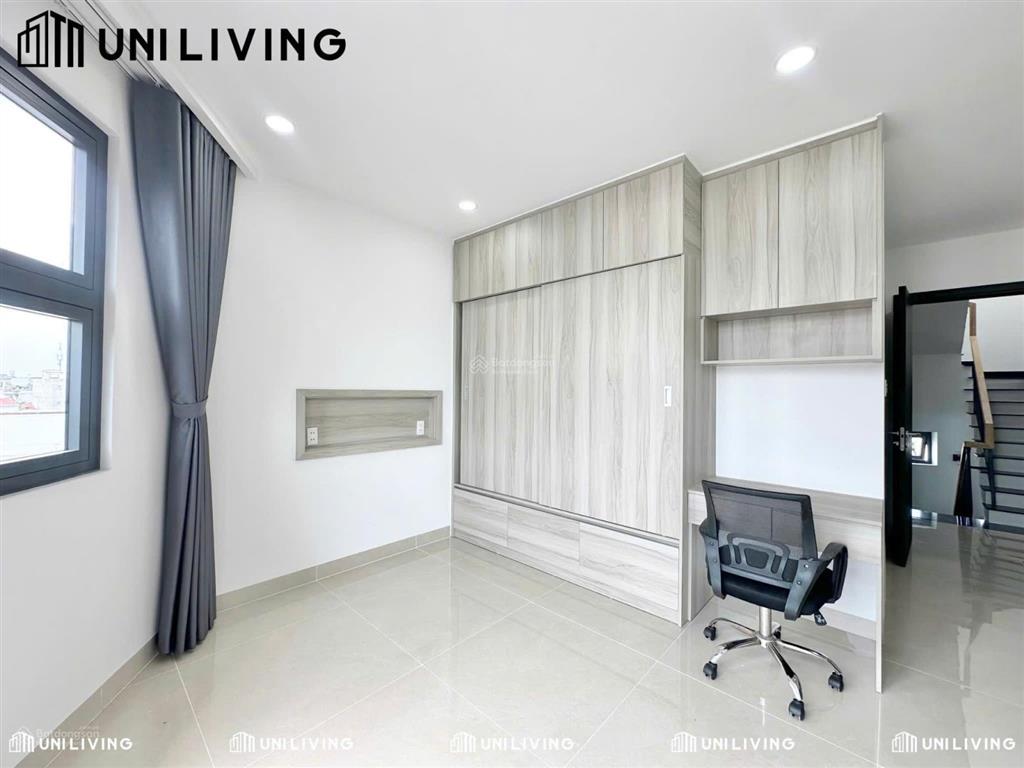Trống lại 1 phòng ban công full nội thất đầy đủ. nằm ngay lã xuân oai, quận 9. khu an ninh cao