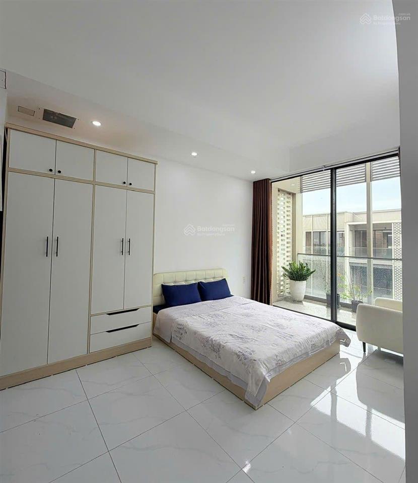 Căn hộ 1pn ban công tách bếp full nội thất cho thuê. nằm ngay global city. thuận tiện qua quận 2