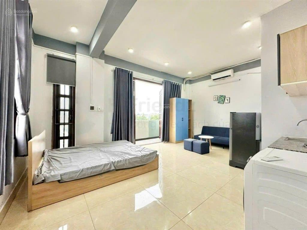 Căn hộ ban công full nội thất. ngay phạm văn. cho 2 người ở 1