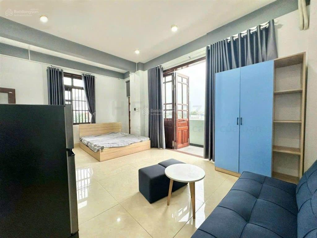 Căn hộ ban công full nội thất. ngay phạm văn. cho 2 người ở 1