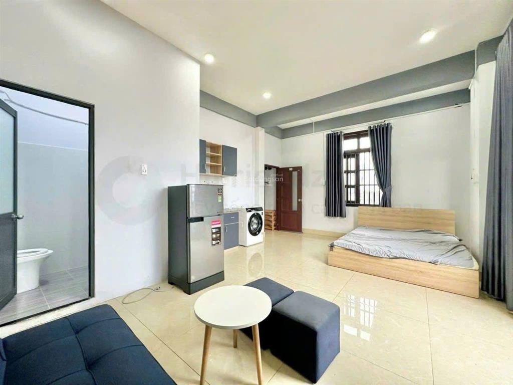 Căn hộ ban công full nội thất. ngay phạm văn. cho 2 người ở 1