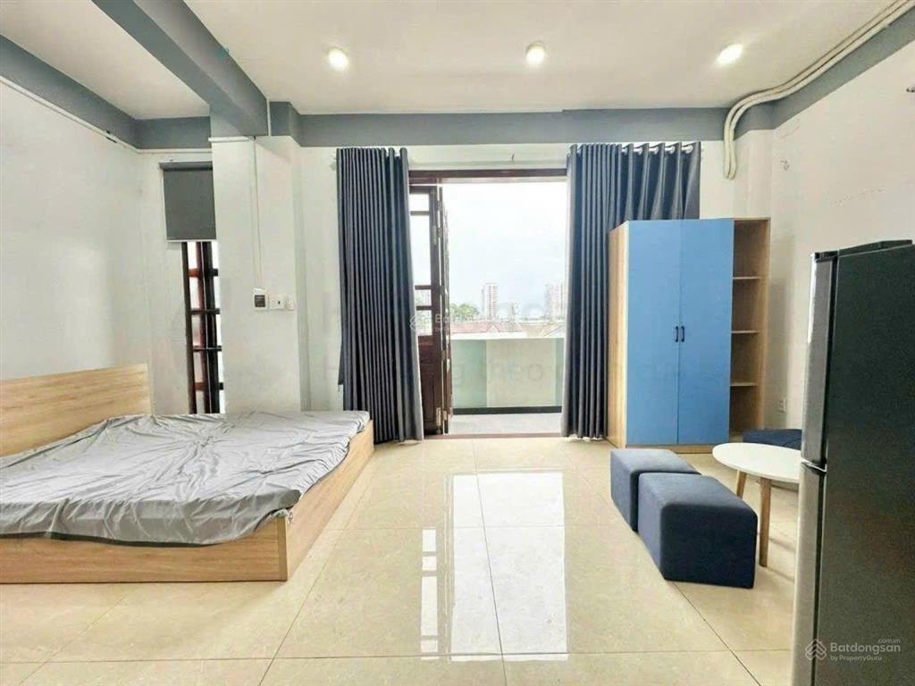 Căn hộ ban công full nội thất. ngay phạm văn. cho 2 người ở 1