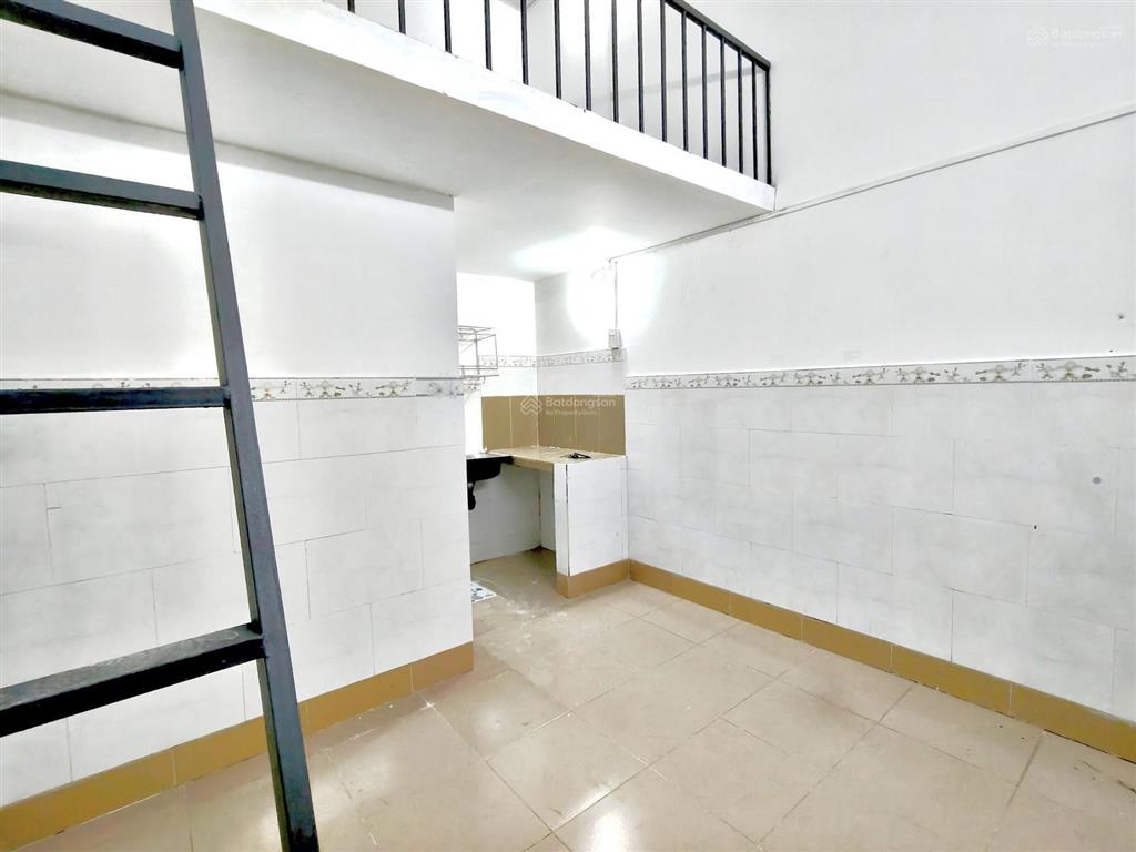 Trọ mới xây, cách làng đại học 3.2km=7 phút xe máy. khu an ninh cao, ko ngập, camera, cửa vân tay