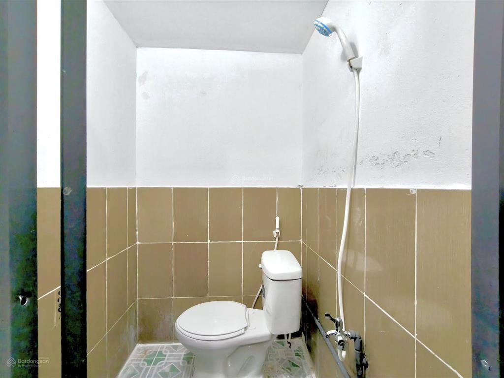 Trọ mới xây, cách làng đại học 3.2km=7 phút xe máy. khu an ninh cao, ko ngập, camera, cửa vân tay