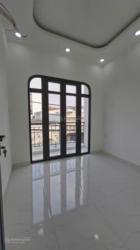 Nhà mới sát mặt tiền hương lộ 2 vừa ở vừa kinh doanh gần 4 xã