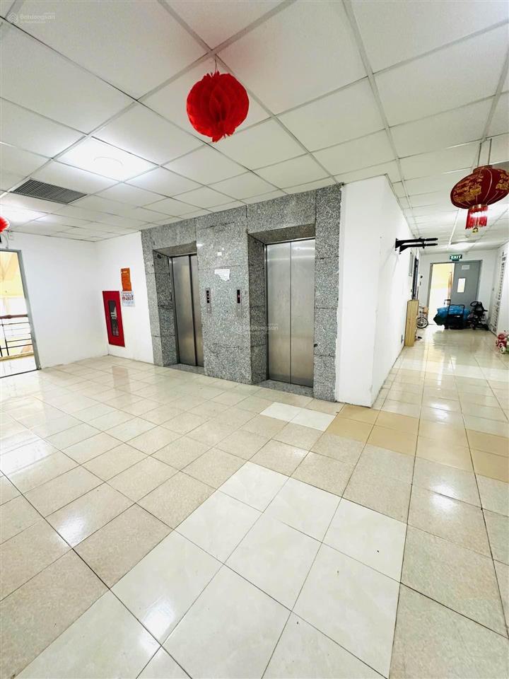 Bán căn hộ tòa x2 thanh xuân, 70m2, 4.9 tỷ, 2 ngủ, 2 vs, sổ đỏ cc, full nội thất đẹp.