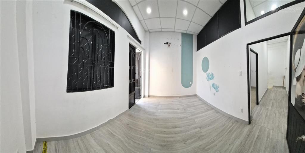 Bán nhà riêng ngang 4, dài 8, dtsd 75m2, ra quận 1 15p