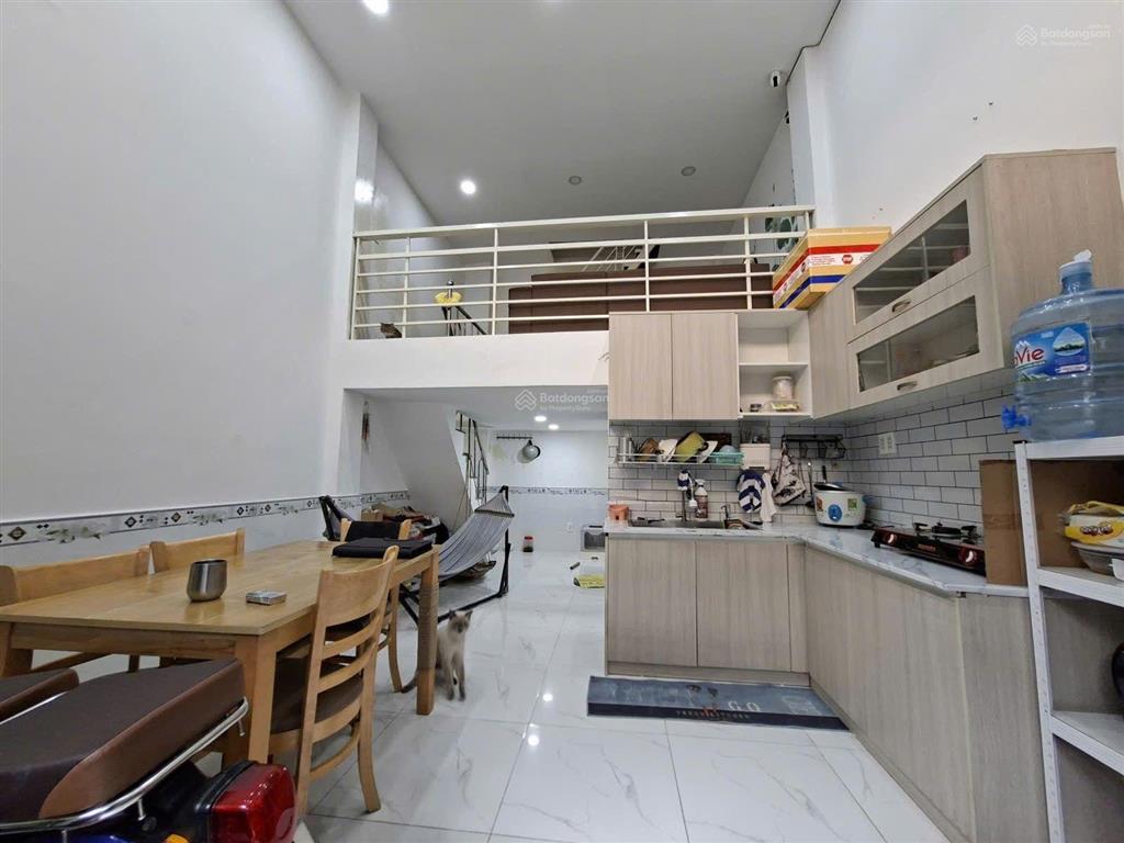 Bán nhà riêng ngang 4, dài 8, dtsd 75m2, ra quận 1 15p
