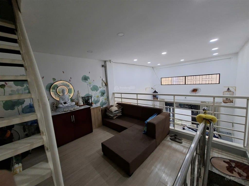 Bán nhà riêng ngang 4, dài 8, dtsd 75m2, ra quận 1 15p