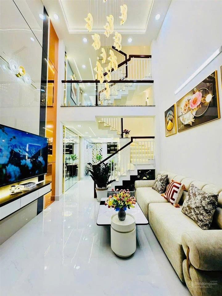 Bán nhà mặt tiền kinh doanh đường trần quốc toản ngay hai bà trưng quận 3, dt 3.2x12m, giá 13.4 tỷ