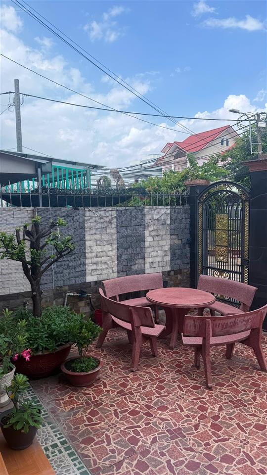 Bán nhà mặt tiền đường số man thiện, ngang 10m, 2 tầng, sân rộng rãi, sổ hồng