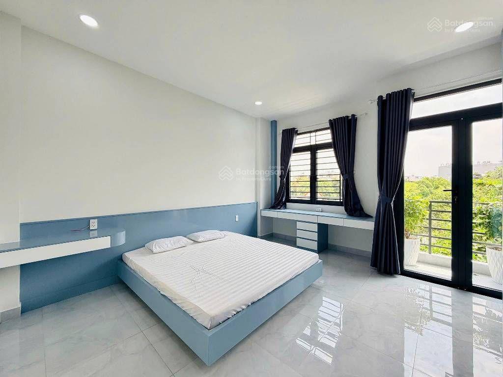 Dương quãng hàm  xe hơi quay đầu thoải mái . đậu xe ngày đêm