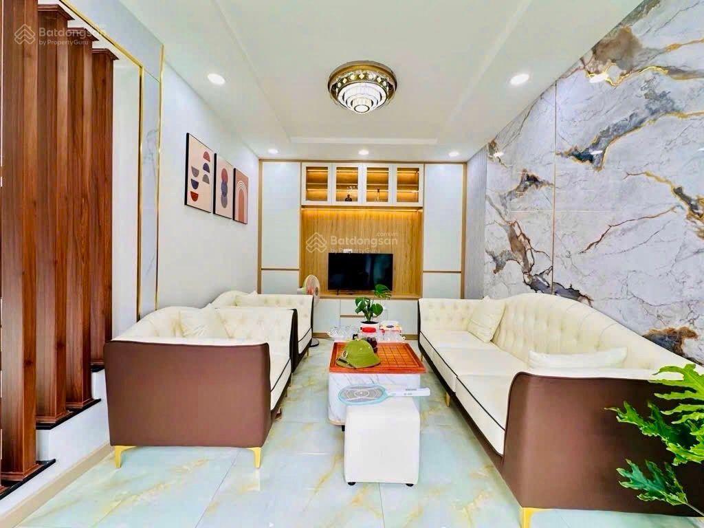 Nguyễn văn khối . ngang 7,2m , ô tô ngủ trong nhà