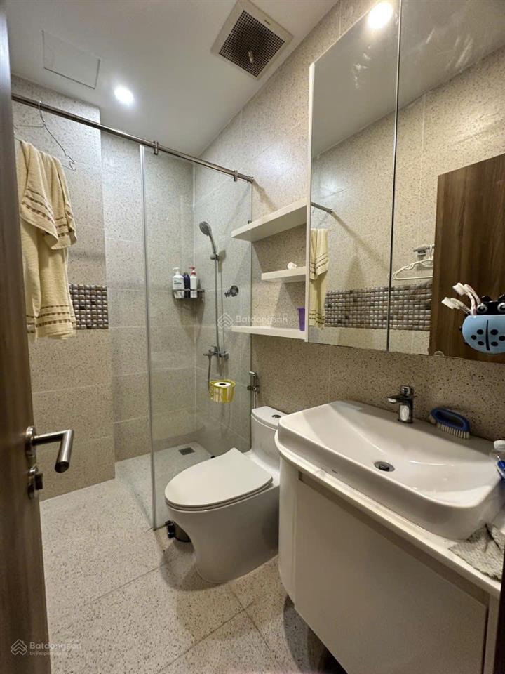 Bán nhà hẻm xe hơi đỗ cửa quận 10, năm tầng, hoà hảo