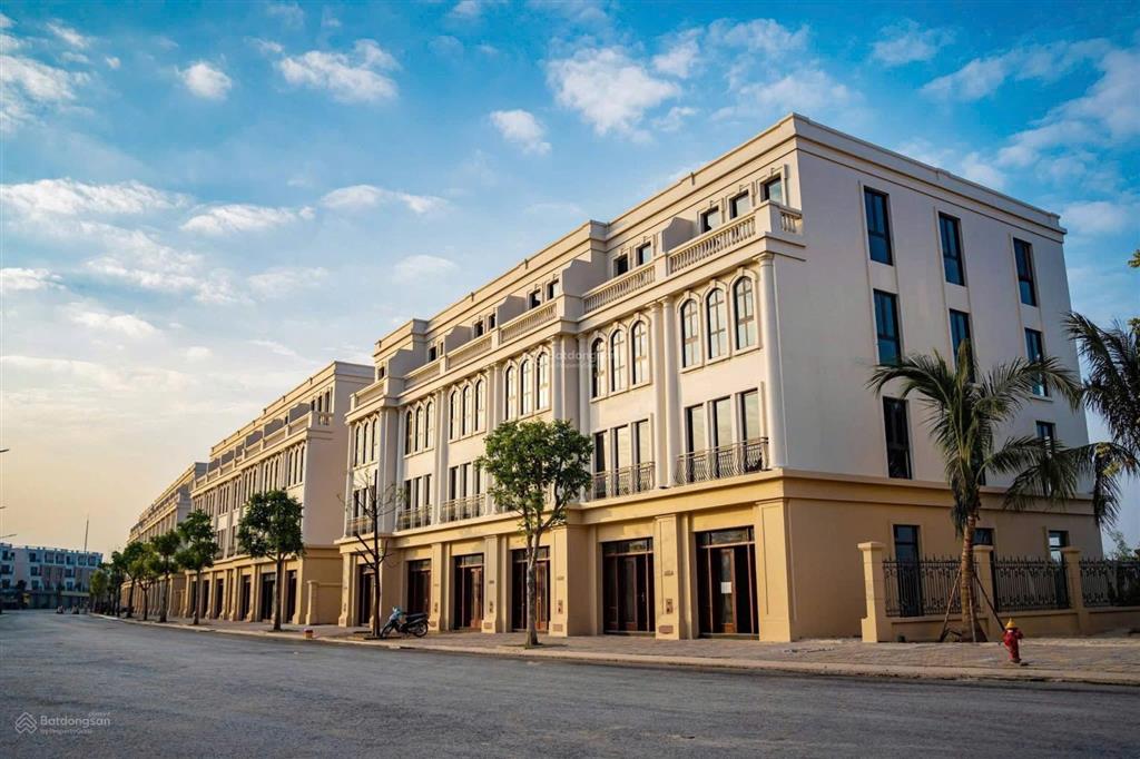 Qt  57 quý tộc 90m2 tặng ~ 100m2 sân vườn, view sông ruột lợn 7,43 tỷ