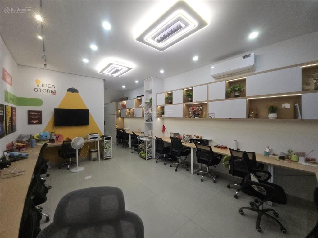 Tòa nhà tại hải hồ, full nội thất mới xây 4 tầng 1 tum kề lô góc đang cho thuê dòng tiền 25tr/tháng