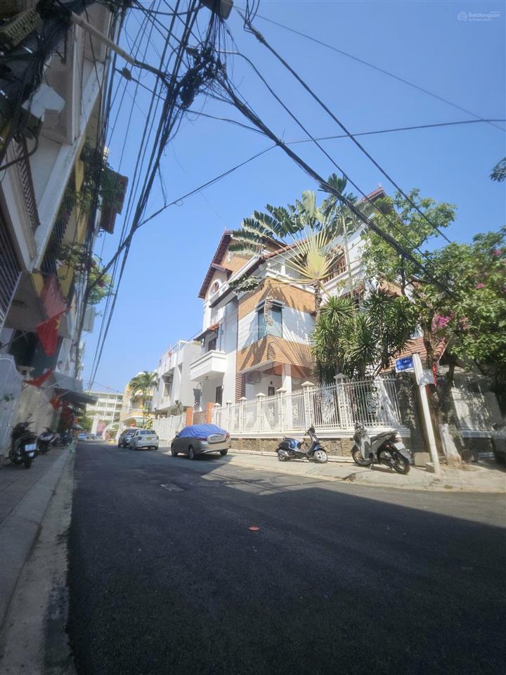 Tòa nhà tại hải hồ, full nội thất mới xây 4 tầng 1 tum kề lô góc đang cho thuê dòng tiền 25tr/tháng