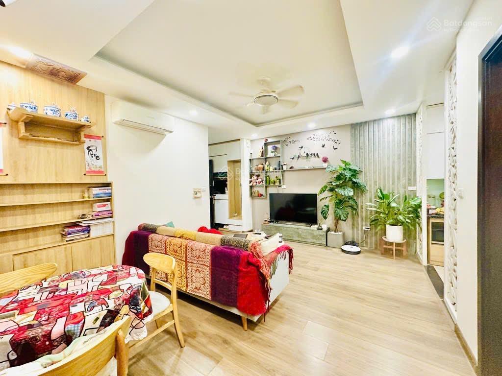Bán căn hộ tòa b14 phạm ngọc thạch, kim liên, 80m2, 7.2 tỷ, 2 ngủ, 2 wc, sổ đỏ cc, full nội thất.