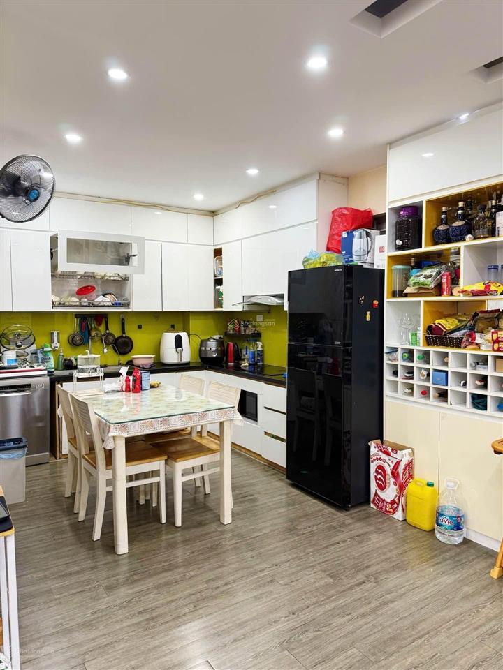 Bán căn hộ tòa b14 phạm ngọc thạch, kim liên, 80m2, 7.2 tỷ, 2 ngủ, 2 wc, sổ đỏ cc, full nội thất.