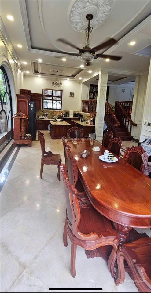 Bán biệt thự đơn lập hai mặt tiền a63 khu nam thông 1 phú mỹ hưng full nội thất gỗ giá trị cao