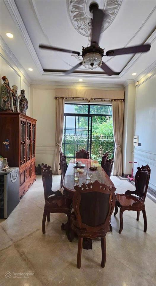 Bán biệt thự đơn lập hai mặt tiền a63 khu nam thông 1 phú mỹ hưng full nội thất gỗ giá trị cao