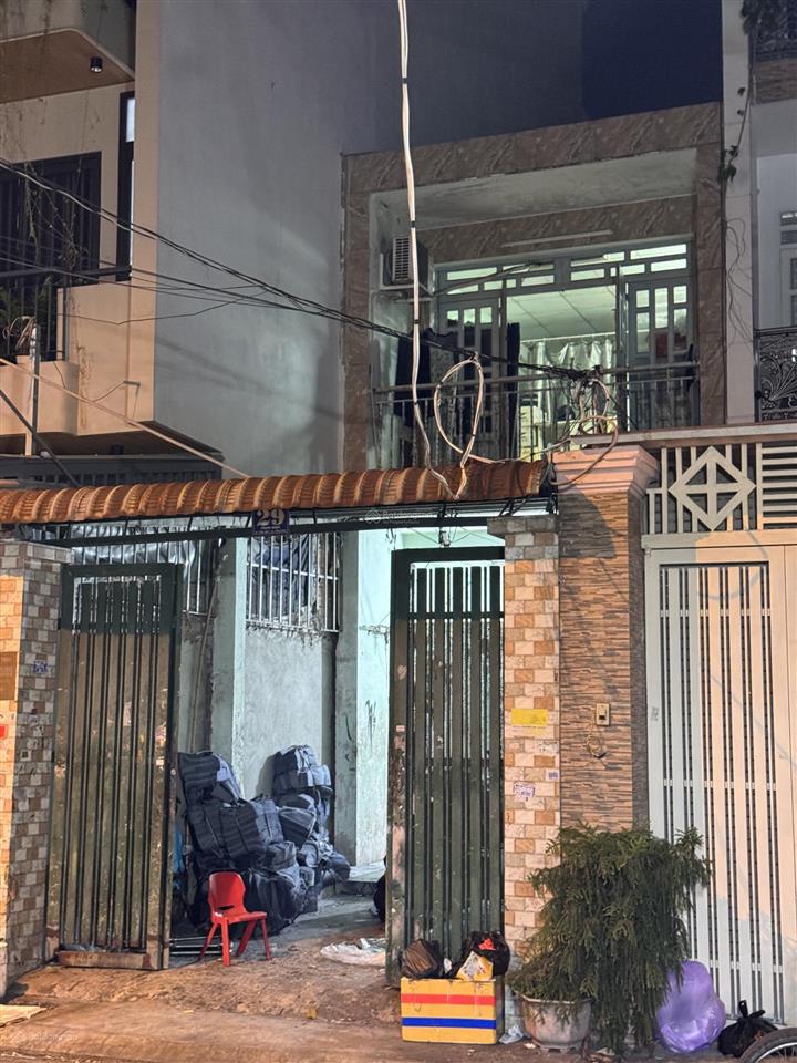 Bán nhà mặt tiền tại trung tâm tân phú chưa tới 100tr/m2