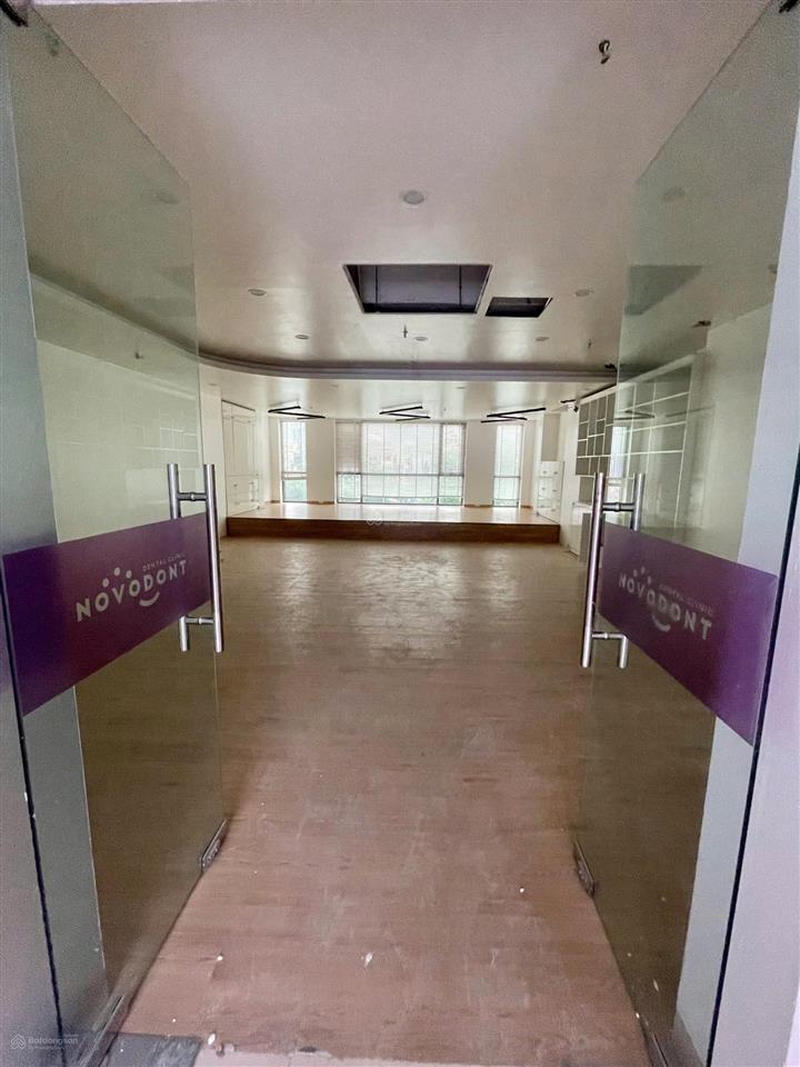 Cho thuê nhà mặt đường nguyễn khang tại địa chỉ 14 nguyễn khang, yên hoà, hà nội, ngay sát cầu 361