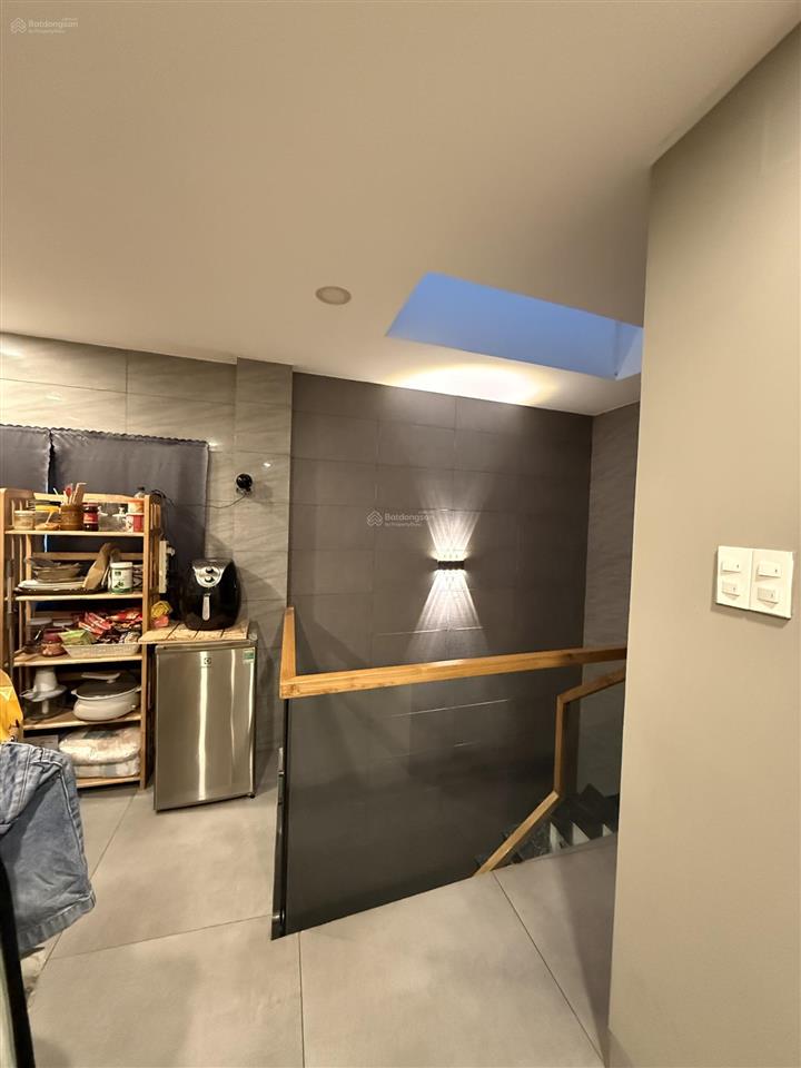 Bán nhà 3 tầng và lửng 5 phòng sổ hồng riêng chính chủ