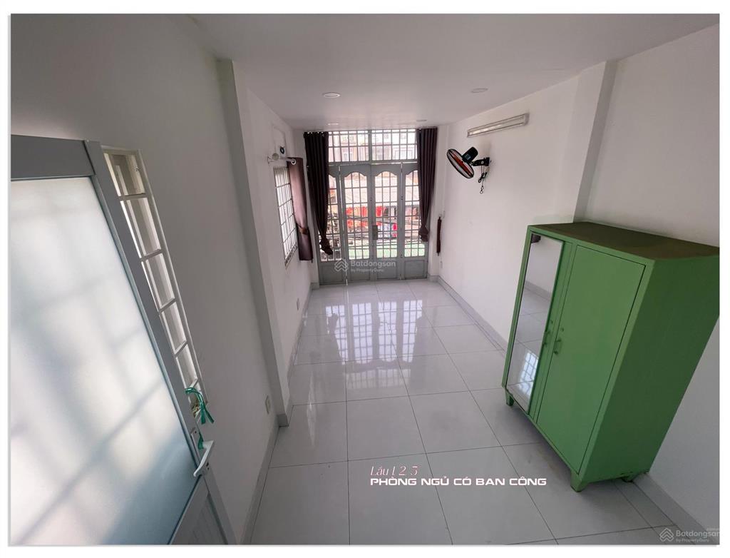 Chỉ 5,5 tỷ nhà mặt tiền góc tôn đản  vĩnh khánh quận 4.