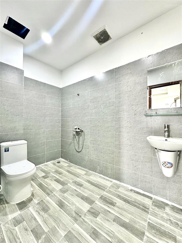 Cho thuê studio cửa sổ thoáng ngay đình phong phú  gần đỗ xuân hợp