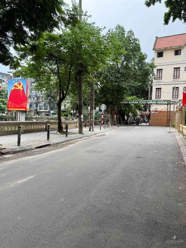 Bán nr 40m2, 8,8 tỷ, view đẹp tại cầu giấy, p nghĩa đô, q.cầu giấy