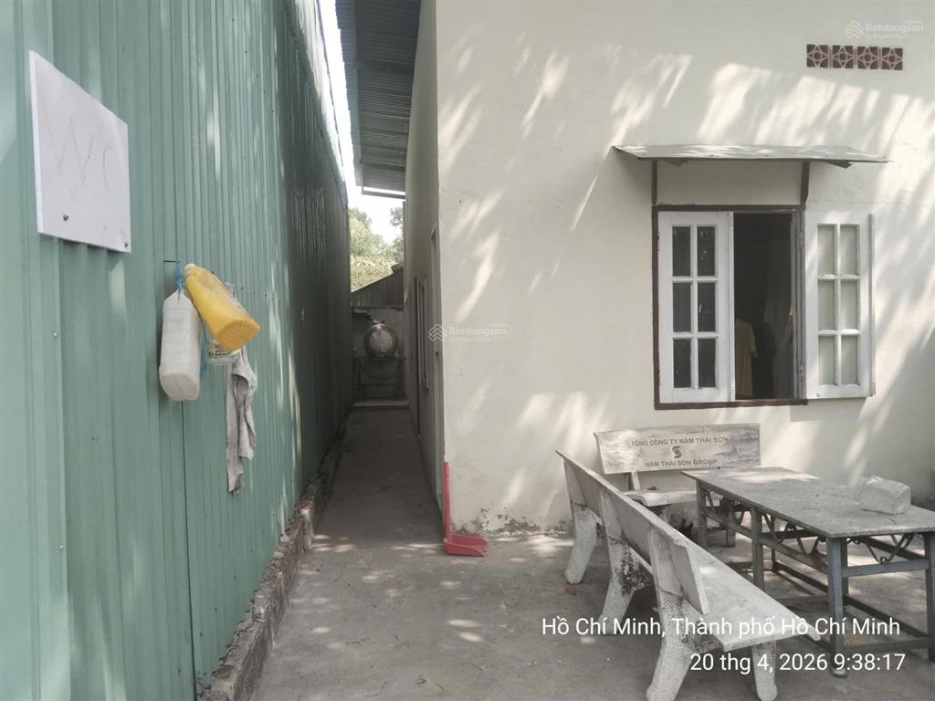 Bán đất + nhà kho dt 10.116 m2, quận 9, chỉ 250 tỷ, mt lã xuân oai