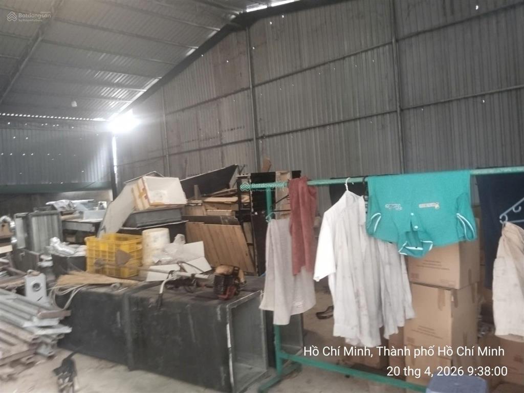 Bán đất + nhà kho dt 10.116 m2, quận 9, chỉ 250 tỷ, mt lã xuân oai