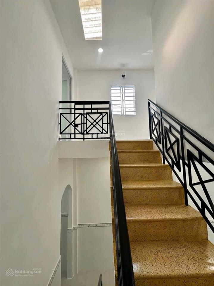 Bán nhà p15 tân bình hxh, ra mt 10m, chỉ 5.69t, còn tl.