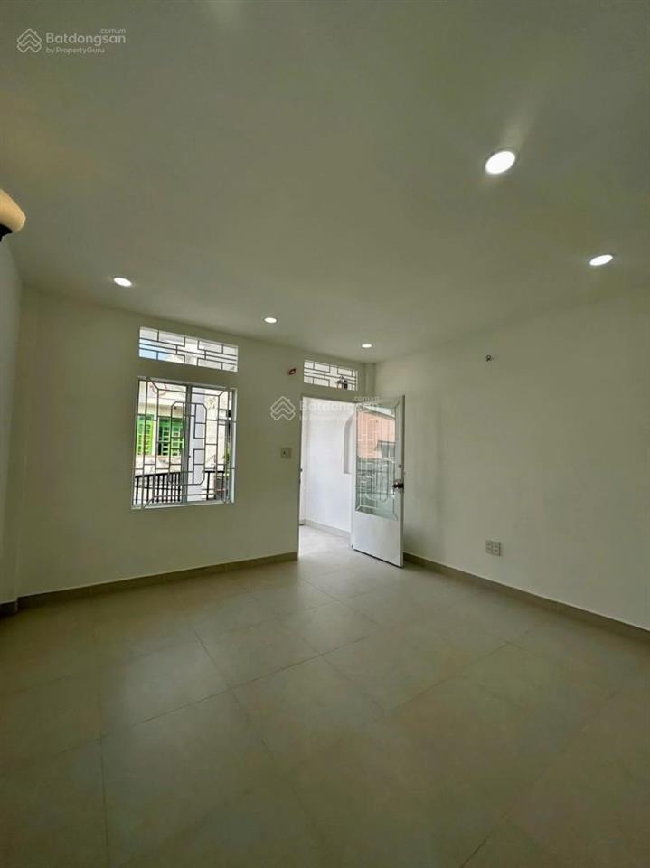 Bán nhà p15 tân bình hxh, ra mt 10m, chỉ 5.69t, còn tl.