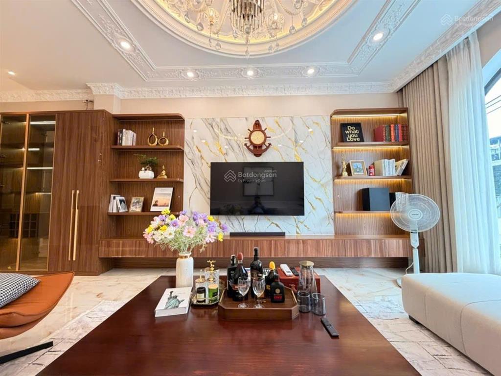 Bán nhà mặt phố tại trần thị trọng, 17,9 tỷ, 67m2, 6pn, 7wc, 5 tầng, hướng tây bắc