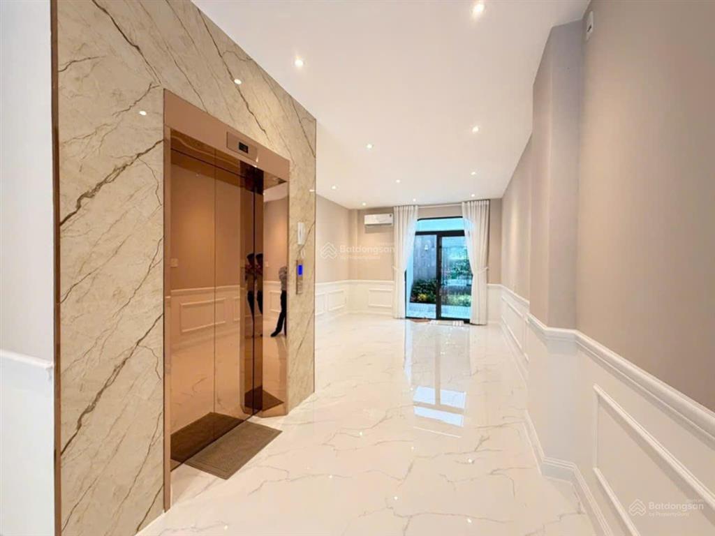 Bán nhà mặt phố tại trần thị trọng, 17,9 tỷ, 67m2, 6pn, 7wc, 5 tầng, hướng tây bắc