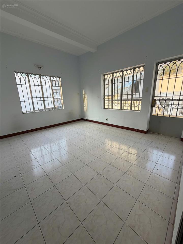 Cho thuê nhà đẹp ngay khu phạm viết chánh  ngay cầu thị nghè dt 12x20m trệt, 2 lầu, st giá 39tr