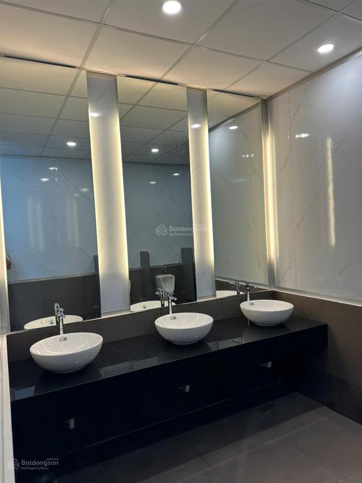 Cho thuê văn phòng trên đường nguyễn văn trỗi  dt 130m2  giá 30tr