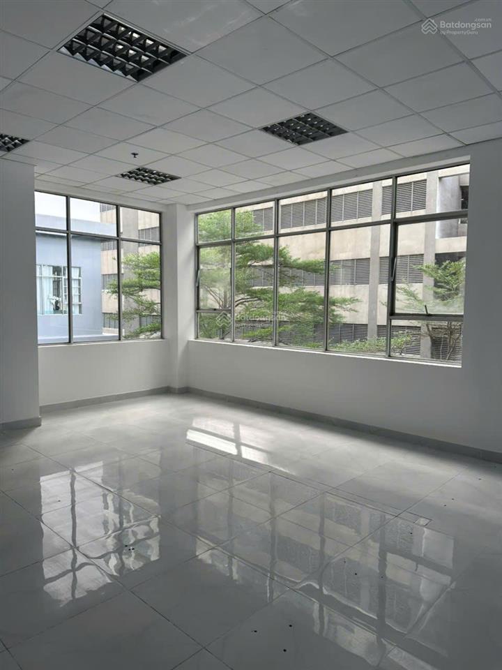 Cho thuê văn phòng trên đường nguyễn văn trỗi  dt 130m2  giá 30tr