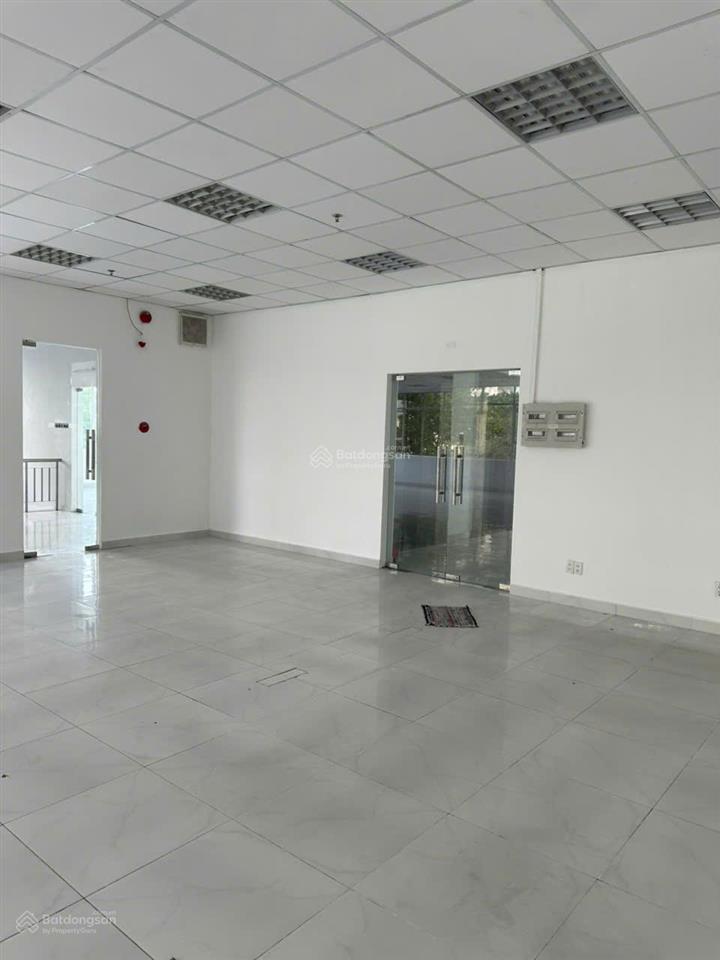 Cho thuê văn phòng trên đường nguyễn văn trỗi  dt 130m2  giá 30tr