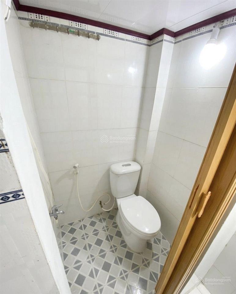 Cần bán gấp căn nhà nguyên căn tại đường tuệ tĩnh, phường 13, quận 11.