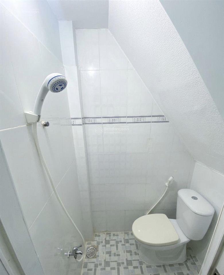 Cần bán gấp căn nhà nguyên căn tại đường tuệ tĩnh, phường 13, quận 11.
