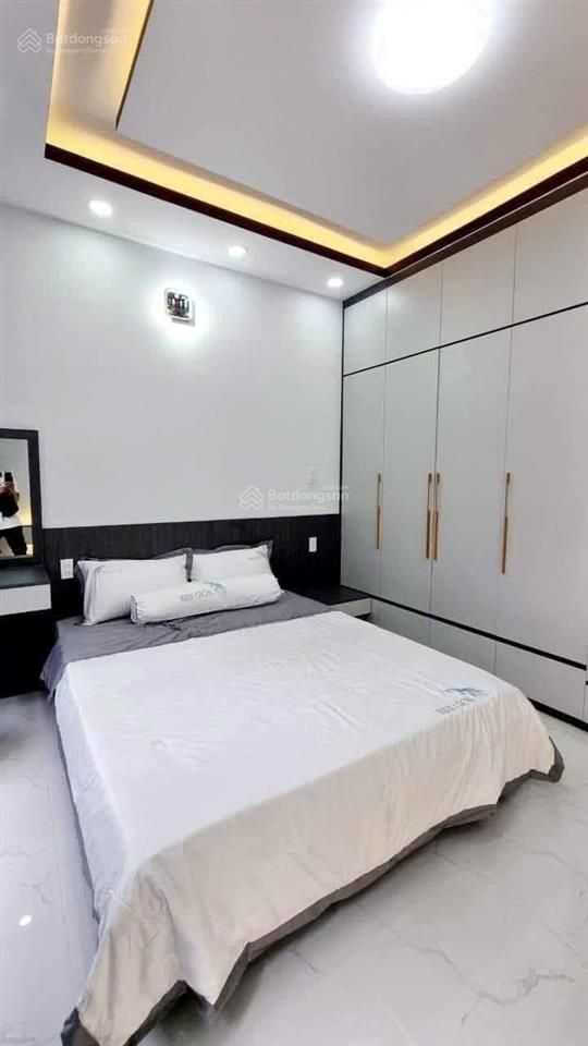 Chủ đi định cư cần bán nhanh nhà đẹp 3pn 3wc giá 3tỷ150 dt 56m²(4x14) shr