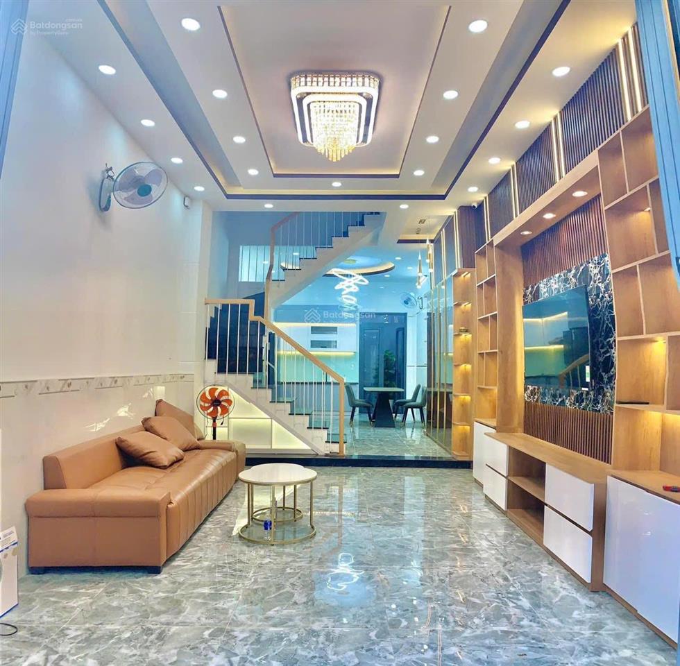 Chủ đi định cư cần bán nhanh nhà đẹp 3pn 3wc giá 3tỷ150 dt 56m²(4x14) shr