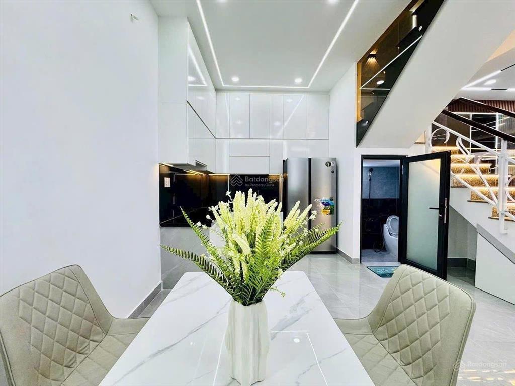 Nhà đẹp 1 trệt 2 lầu đường lê đức thọ,p13 gò vấp 58m2 giá chỉ 2tỷ5 shr bán gấp còn thương lượng