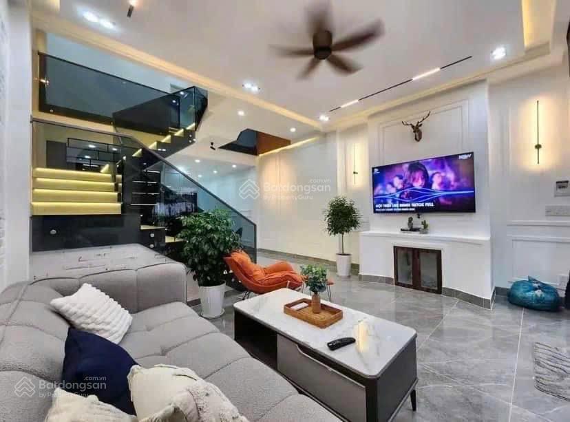 Chủ ngộp tiền cần bán gấp nhà hẻm trương đăng quế, p3, gò vấp. giá 3tỷ5 dt 55m2 ( 4pn 5wc)
