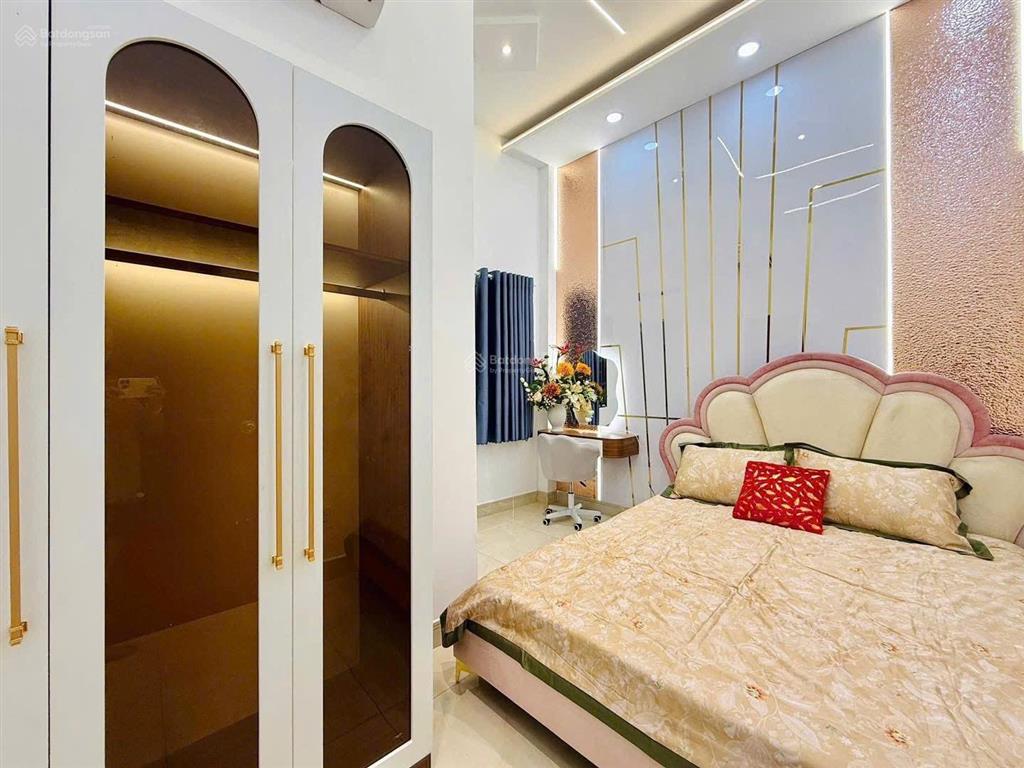 Nhà đẹp đường lê thị hồng dt 40m2 shr giá chỉ 2tỷ9 chủ cần bán gấp để đi định cư