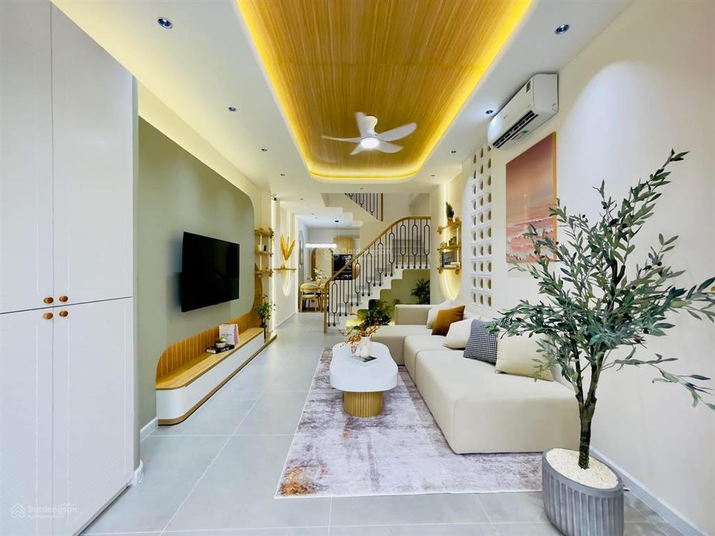 Nhà mới keng đường trần quý cáp, p. 3, bình thạnh. dt 50m2, shr, hxh (còn thương lượng)